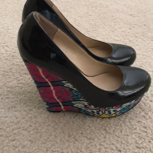 Shoes - Picture 2 of 4